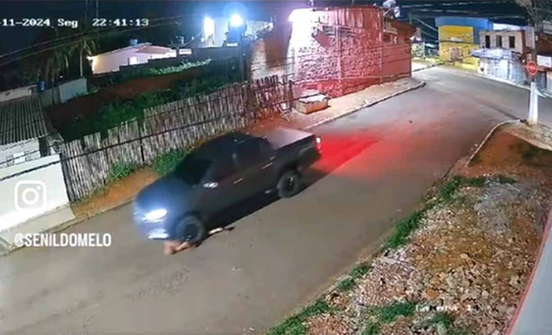 Idoso de 62 anos fica gravemente ferido após ser atropelamento em Rio Branco; vítima foi arrastada por carro; veja o vídeo